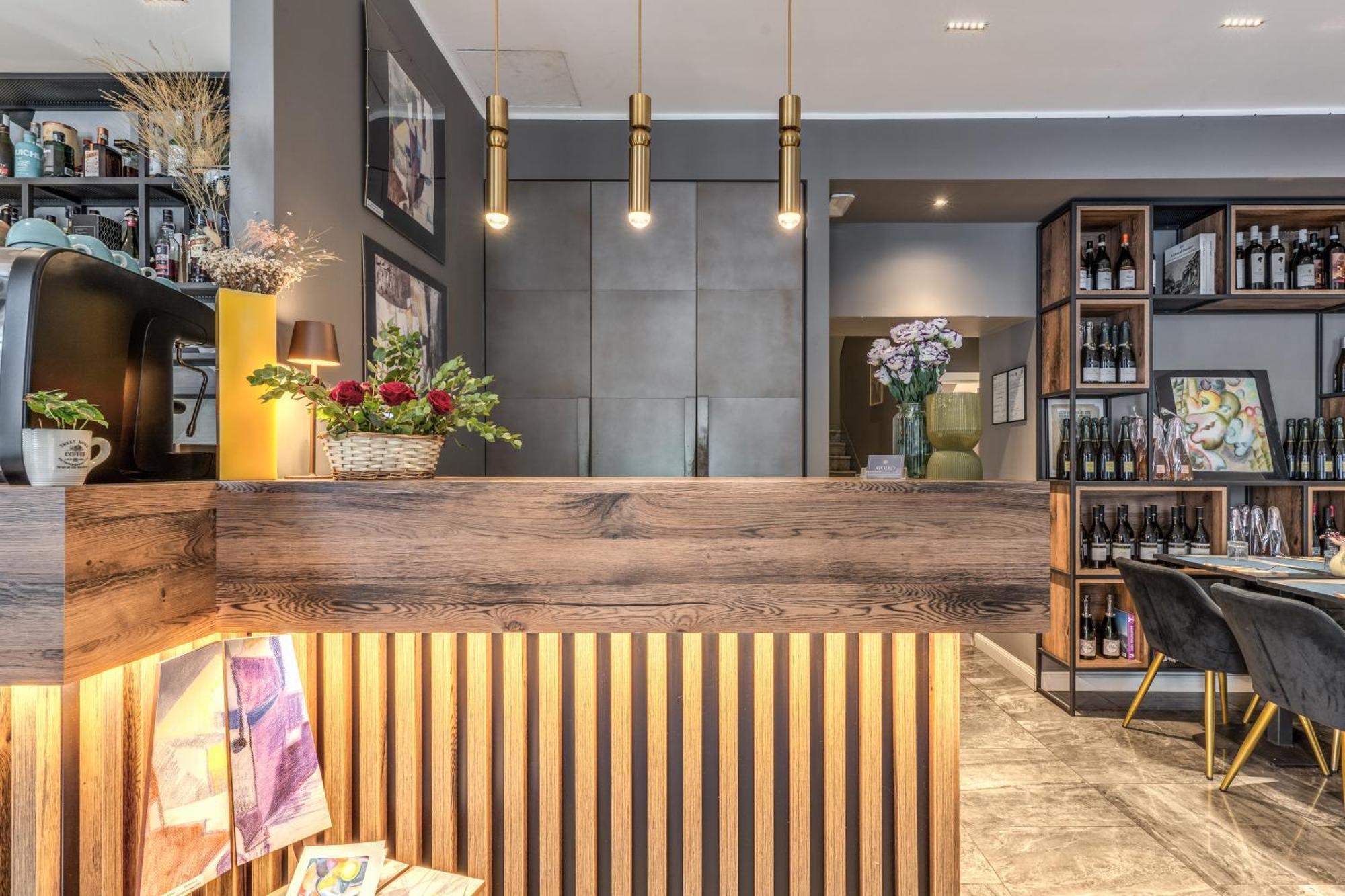 Apollo Boutique Hotell 4*